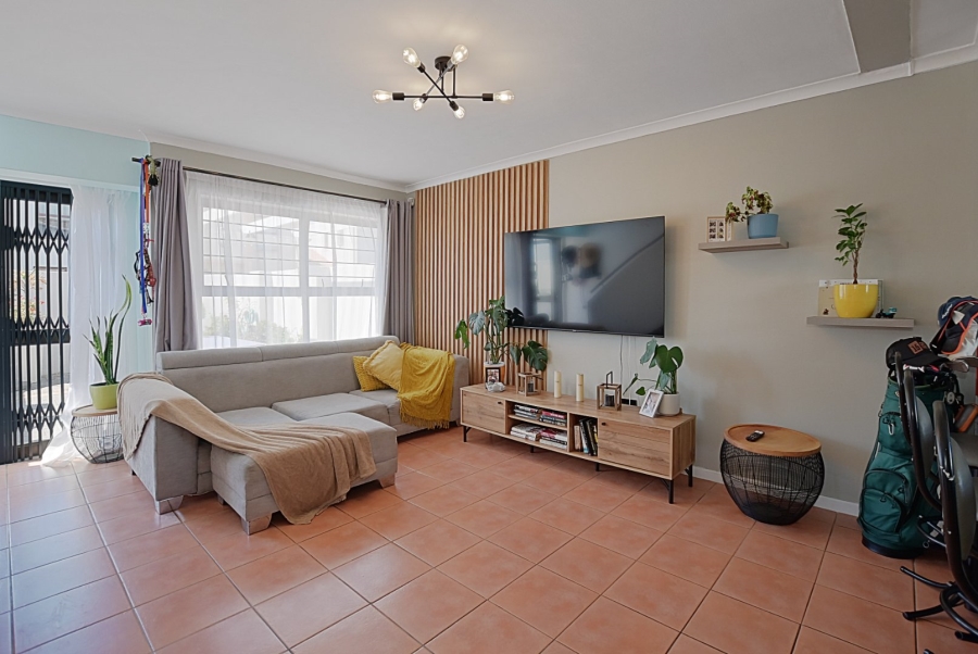 2 Bedroom Property for Sale in Parklands Western Cape
